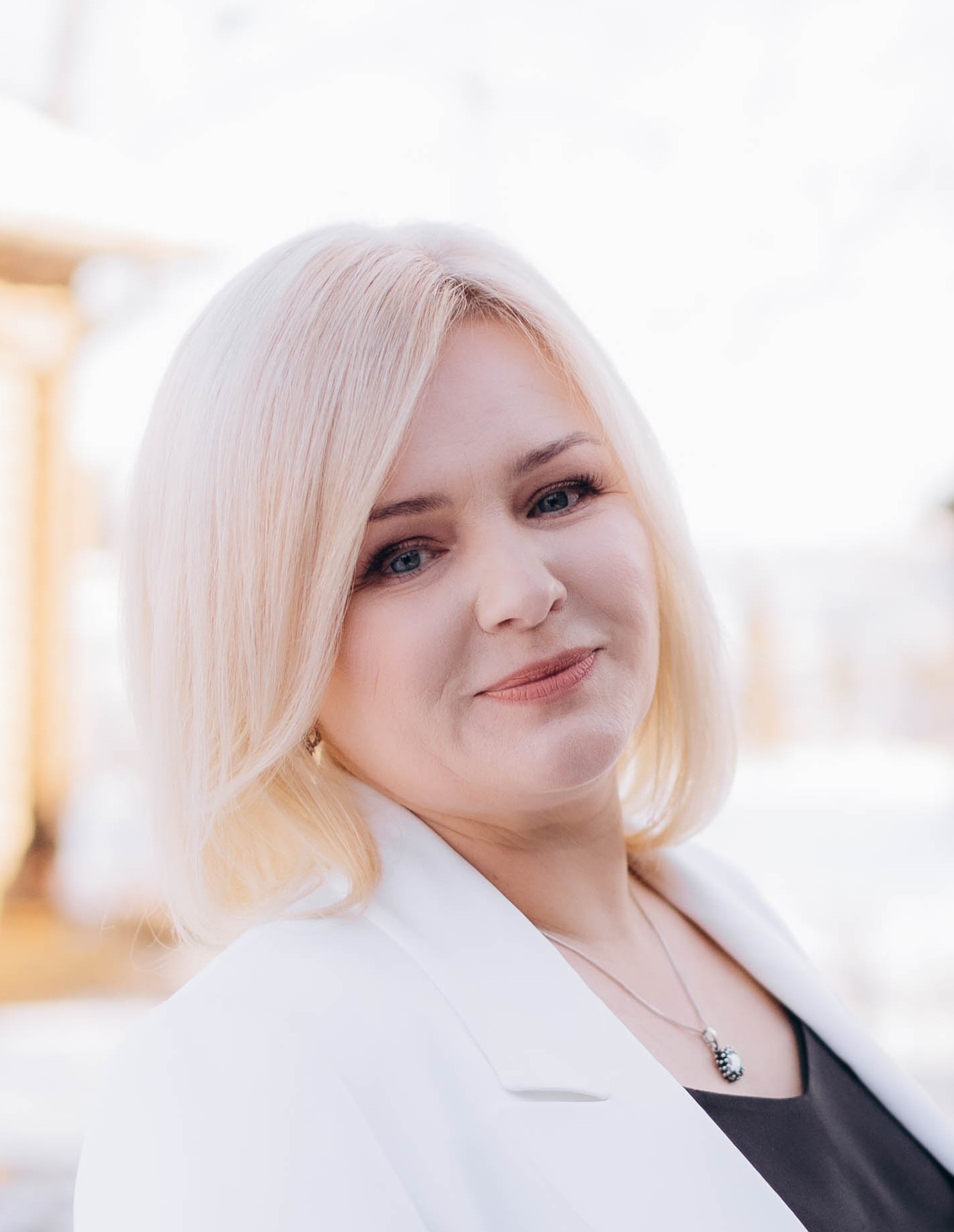 Шуневич Оксана Михайлівна : методистка лабораторії методичного забезпечення (методика навчання української мови та літератури), доцентка кафедри методики викладання навчальних предметів, кандидатка педагогічних наук.